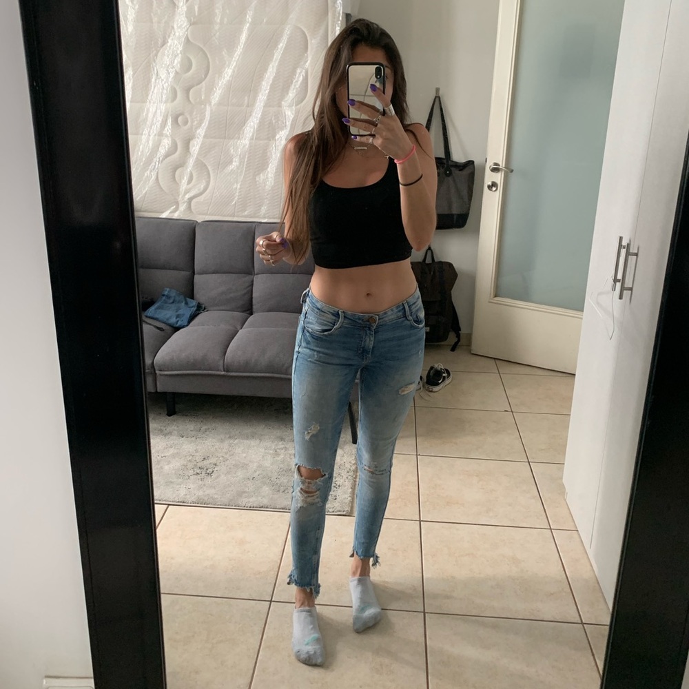 Zara Trafaluc Denim. Light blue skinny jeans. Size 4  36. Frayed hem low rise